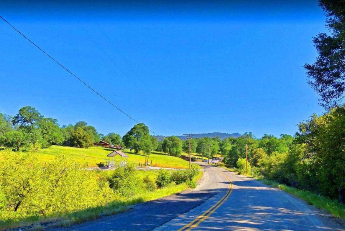 1.4 Acres Ranch-Farm California Hot Springs, CA.